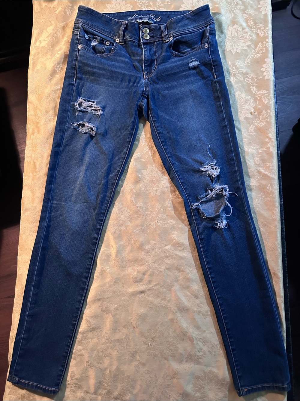 American Eagle AE Outfitters Dark Blue Distressed Skinny Jeans ripped size 6